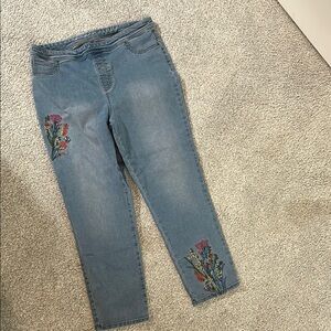Chico’s Embroidered Ankle Jeans for Women size 1.5 (10)
